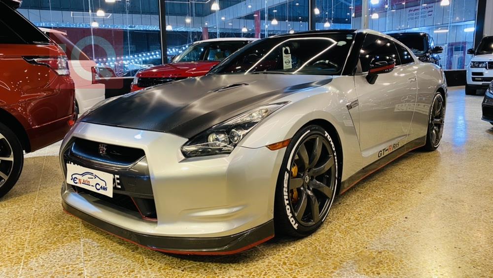 Nissan GT-R